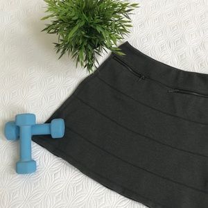 Athleta Strata Ponte knit skirt with pockets